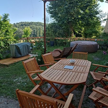 Jolie Maisonnette Niozelles Buitenkant foto