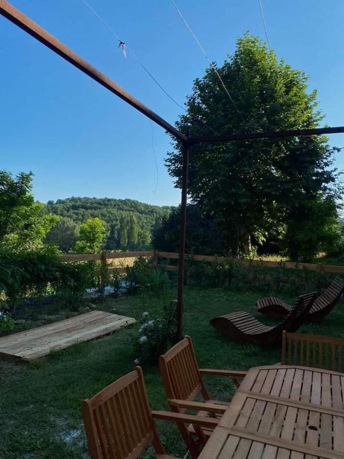 Jolie Maisonnette Niozelles Buitenkant foto