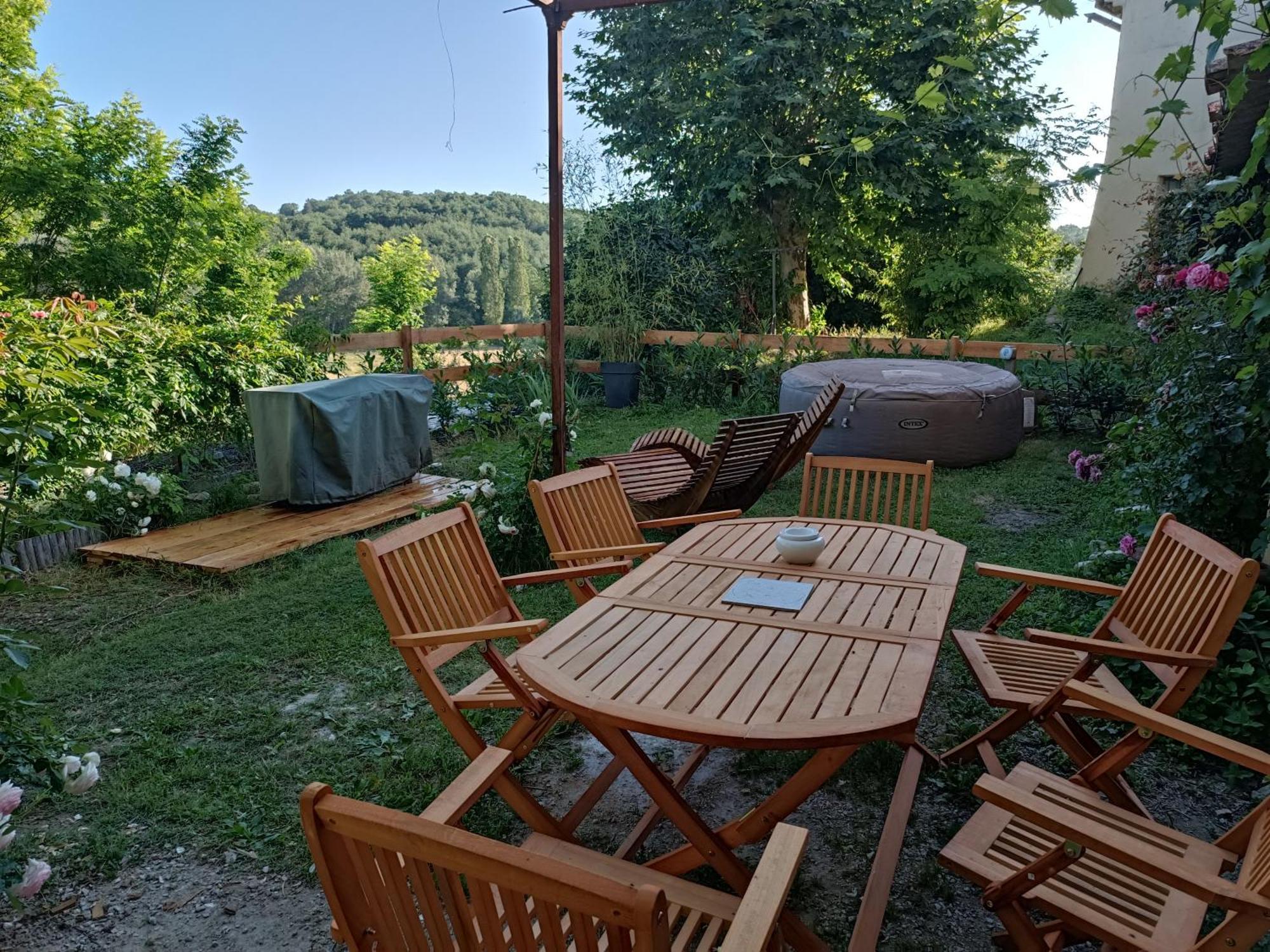 Jolie Maisonnette Niozelles Buitenkant foto